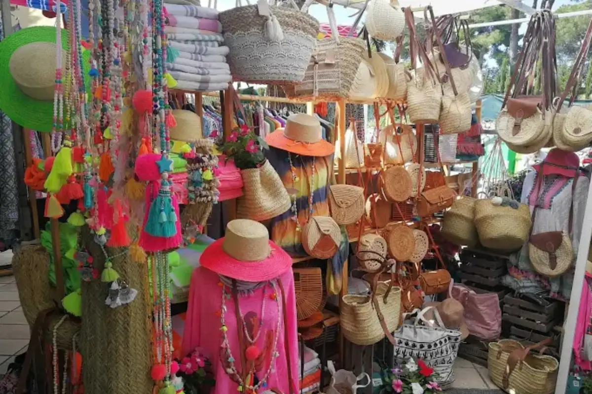 Mercadillo Puerto Banús - Saturday Market at Centro Plaza Marbella
